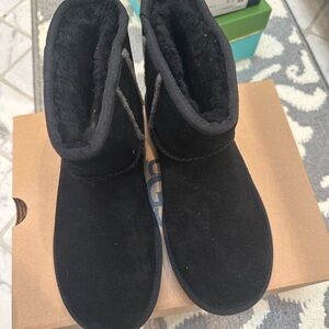 UGG Women's Black Short Shearling Ankle Boots